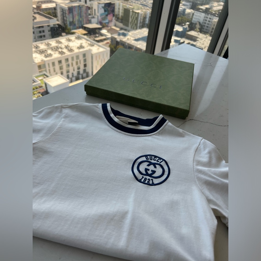 White and navy blue women’s Gucci embroidered t-shirt medium